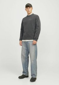 Jack & Jones JOROLLIE CREW NECK - Strikkegenser - iron gate