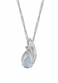 Hõbedast kaelakee, mille ripats on pisaratilkade kujuline ja millel on hele sinine vääriskivi, mida ümbritseb keerukas muster ning kett.