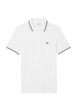 Weißes Poloshirt aus Baumwolle, mit grün-weißen gestreiften Kragen und Ärmeln, sowie einem kleinen grünen Logo auf der Brust.