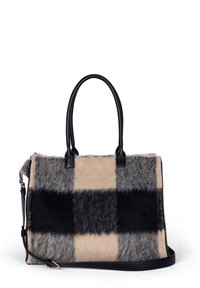 Borsa tote con un design in pelliccia a pezzi neri, grigi e beige. Presenta manici in pelle e una tracolla staccabile, offrendo una forma rettangolare ben strutturata.