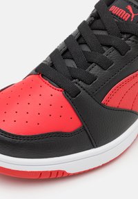 Puma REBOUND V6 UNISEX - Sneakers basse - black/for all time red