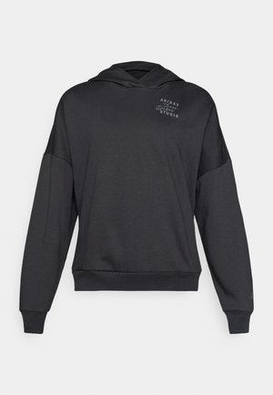 Γκρι φούτερ με κουκούλα και κορδόνι, μακριά μανίκια, ριμπ τελειώματα στα μανίκια και στη βάση. Διαθέτει μικρό λευκό λογότυπο με κείμενο στην αριστερή πλευρά του στήθους.