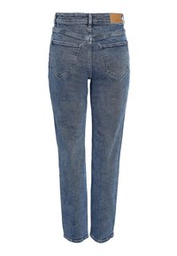 Modré džínsy s vysokým pásom a rovnými nohavicami, zadné vrecká a kožená nášivka značky na páse.