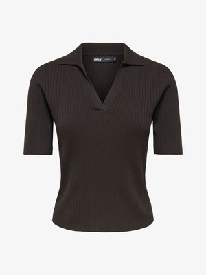 Haut court en mailles marron foncé à manches courtes avec un col à pointes et une ouverture en V profonde.