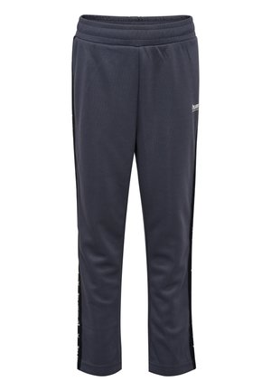 Grijze sportbroek met een zwart logo op de tailleband en contrasterende zwarte zijpanelen met witte tekst details. Zachte stof, relaxte pasvorm.