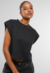 Urban Classics Pamata T-krekls - black