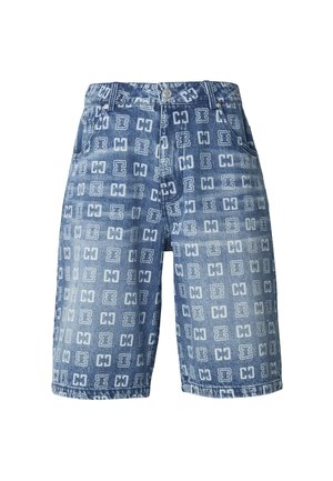 Denim short met een patroon van herhaalde logomotieven in licht- en donkerblauwe tinten. Klassieke snit met voorzakken en omgeslagen zoom.