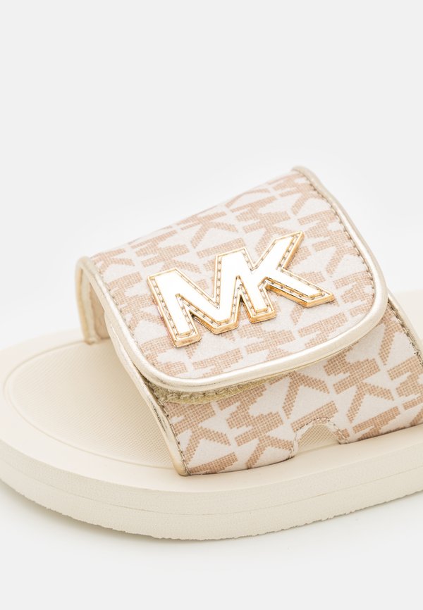 ELI CARROLL - Mules3