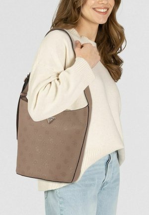 Bruine handtas met een gestructureerd oppervlak, voorzien van een ritssluiting en een logo-plaatje, met een gestructureerde vorm en verstelbare schouderriem.