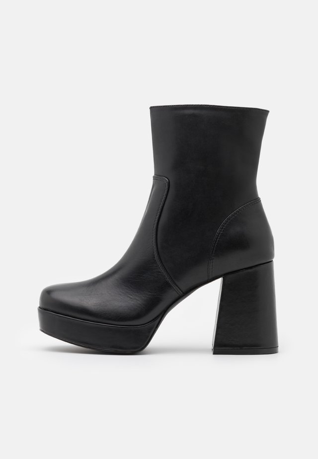 Bottines à talons hauts - noir