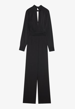 Zwarte jumpsuit met lange mouwen, diepe V-hals, plooien aan de voorkant, aansluitende taille en wijde pijpen. Gladde stof met een lichte glans.