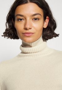 FTC Cashmere Pulover - oatmeal
