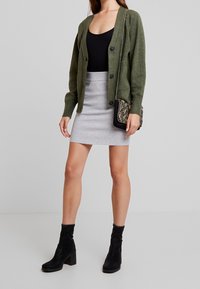 Noisy May Kofta - olive