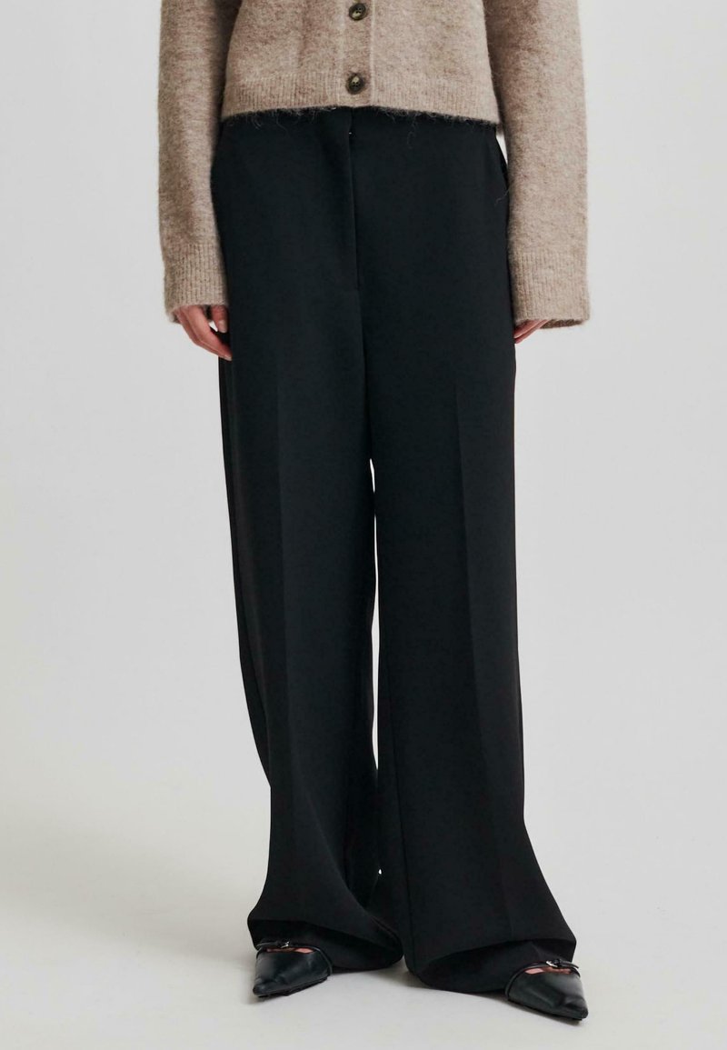 Second Female CLASSIC - Hlače - black