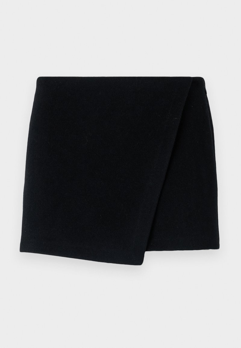 Zwarte wollen sjaal, rechthoekige vorm, zachte textuur, gevouwen met schone randen, minimalistisch ontwerp, geschikt voor warmte en laagjes.