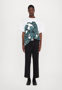 Just Cavalli PLACED FULL LEOPARD - Apdrukāts T-krekls - white