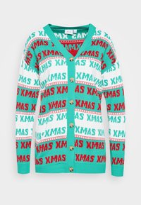 Cardigan z turkusowym, białym i czerwonym wzorem dzianinowym z napisem "XMAS", długimi rękawami, dekoltem w serek i drewnianymi guzikami z przodu.