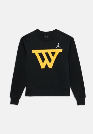 Sudadera negra con diseño cropped, con un gran logo "W" amarillo y un pequeño logo jumpman blanco en el pecho. Textura suave, corte holgado.