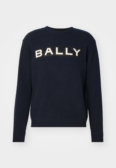 Maglione blu marina in un tessuto lavorato a maglia, con il bold lettering bianco "BALLY" su uno sfondo nero al centro del petto. Polsini e orlo a coste.