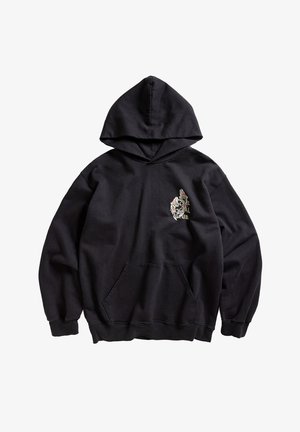 Czarna bluza z kapturem, wykonana z bawełny, z kieszenią z przodu, ściągaczami przy mankietach oraz haftowanym wzorem po lewej stronie.