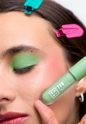 Rankning 2: 3ina - THE 24H COLOR LIQUID EYESHADOW - Ögonskugga