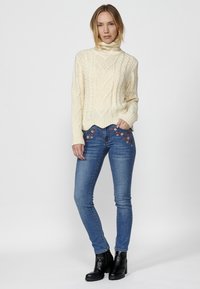 Koroshi TURTLENECK  - Pulover - crudo offwhite