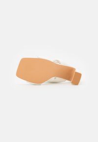 Glamorous Mules de salto - white