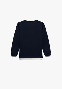Mørkeblå langærmet top med tekstureret stof, ribbede manchetter og en kontrastfarvet rund hals. Enkel design uden mønstre eller logoer.