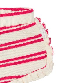 Shorts en coton rayés en crème et rose, présentant une texture côtelée et un ourlet volanté. Comprend une étiquette avec le nom de la marque.