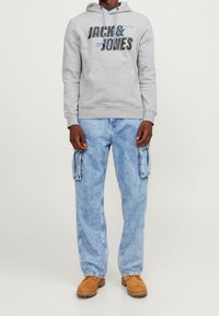 Jack & Jones Felpa con cappuccio - light grey