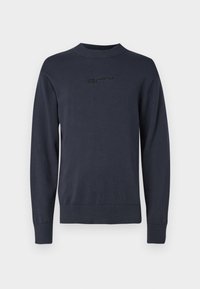 Pulover tricotat bleu marin cu guler rotund, cu manșete și tiv ribșat, având text logo embosat pe piept; textură netedă și moale.