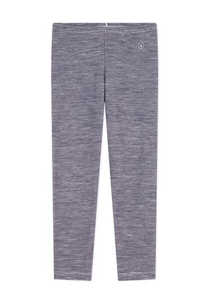 Eng anliegende lila Leggings mit dünnen horizontalen Streifen und kleinem rundem Logo in der Nähe des Bunds auf weißem Hintergrund.
