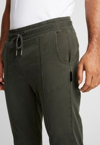 Be Edgy Tapered-Farkut - olive