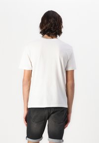 TOM TAILOR DENIM TRIPLE PACK PACKAGING 3 PACK - Print T-shirt - gardenia white