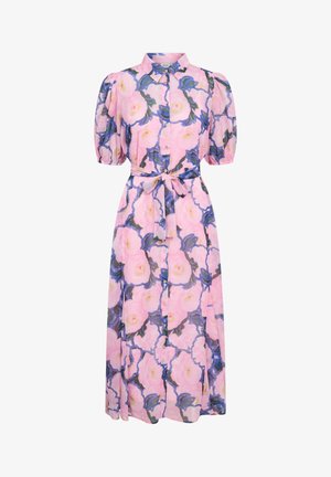 Vestido midi rosa con estampado floral en azul y morado, mangas cortas abullonadas, botones delanteros, cuello y cinturón de la misma tela para atar a la cintura.