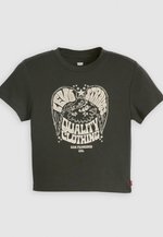 Levi's® ESSENTIAL SPORTY TEE - Print T-shirt