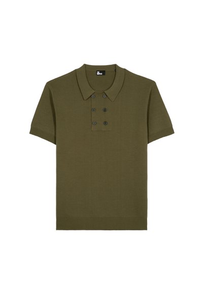 Kortærmet olivengrønt polo skjorte med seks frontknapper i to lodrette rækker og en klassisk krave.