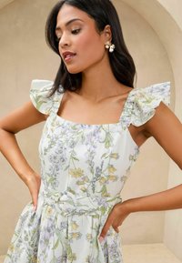 Lipsy PETITE FIT - FRILL SLEEVE BELTED   - Dnevna haljina - white floral