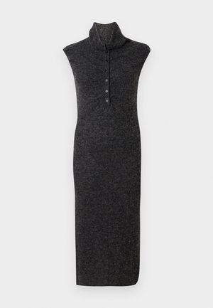 Robe sans manches gris foncé avec col haut, longueur genou, présentant une patte de bouton sur le devant et un matériau en tricot lisse et texturé.