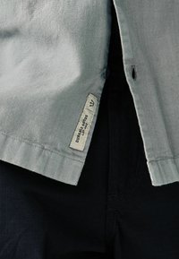 Next SHORT SLEEVE WITH CUBAN COLLAR - REGULAR FIT - Skjorter - grey