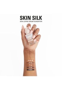 Makeup Revolution REVOLUTION SKIN SILK SERUM FOUNDATION - Fondotinta - f10.5