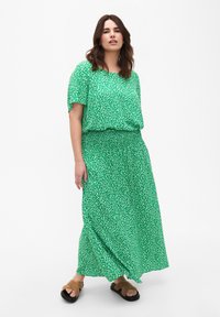 Zizzi FLASH MIT SMOK - Maxisukňa - bright green wh.aop