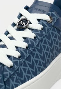 MICHAEL Michael Kors DOTTIE LACE UP - Športni copati - river blue