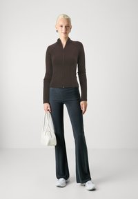 Gina Tricot SOFT TOUCH ZIP JACKET - Spordijakk - java