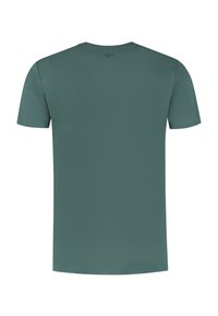 Heren T-shirt met korte mouwen, effen teal kleur, ronde hals, zachte katoenen stof, licht getailleerd ontwerp, geen zichtbare patronen of logo's.
