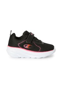 Scarpa sportiva nera con tomaia in rete, dettagli rosa, chiusura con lacci e fascetta in Velcro. Suola intermedia bianca con dettagli superficiali testurizzati.