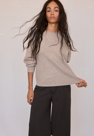 Stradivarius, SOFT-TOUCH BASIC KNIT JUMPER - Pullover - beige