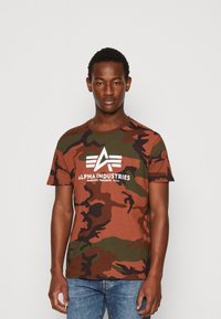 Alpha Industries - T CAMO - Nyomott mintás póló - burned Miniatűr kép 1