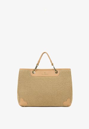 Borsa tote beige intrecciata con due manici corti, rifiniture in pelle, piccola targhetta con logo e angoli in pelle rinforzati per la durabilità.