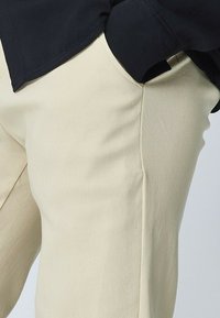 FRILIVIN CLASSIQUE UNI   - Chino - camel